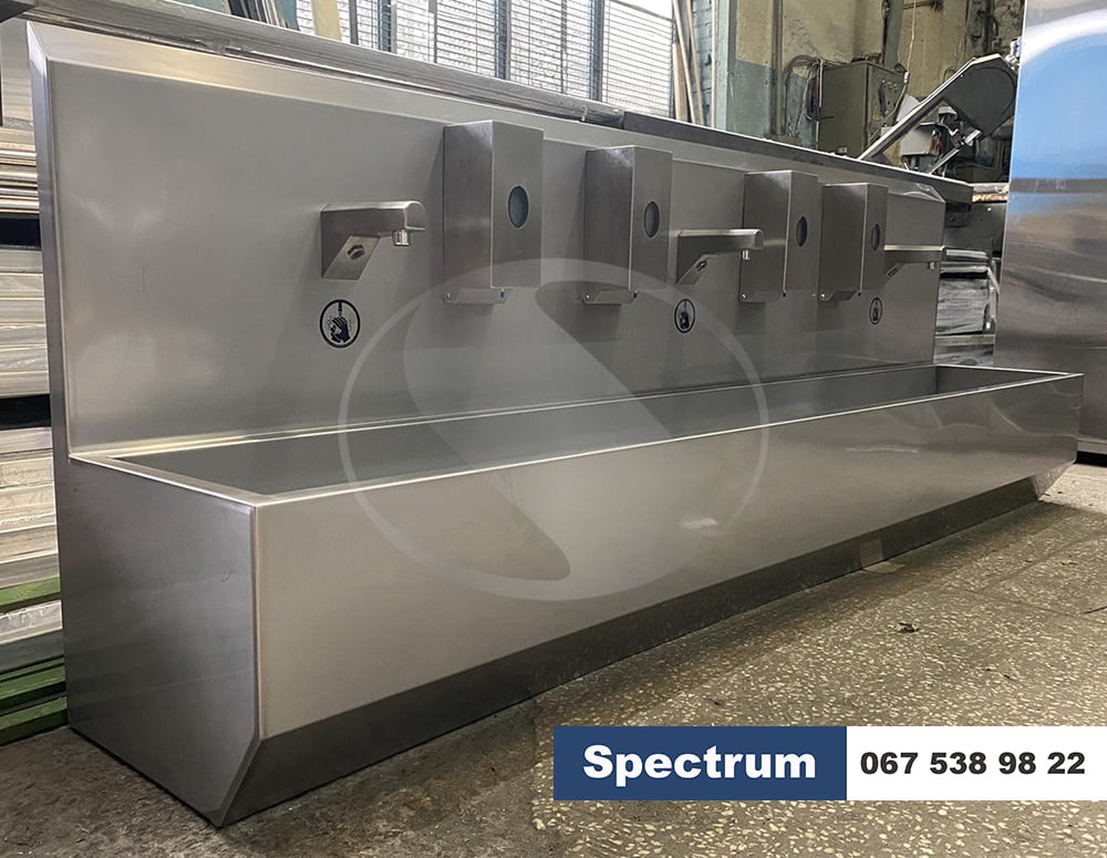 Умывальник хирургический сенсор три поста